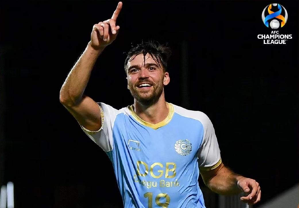 夏洛特黄蜂发布备战花絮；赛后复出首秀；亚冠任务艰巨；更衣室氛围转暖的简单介绍