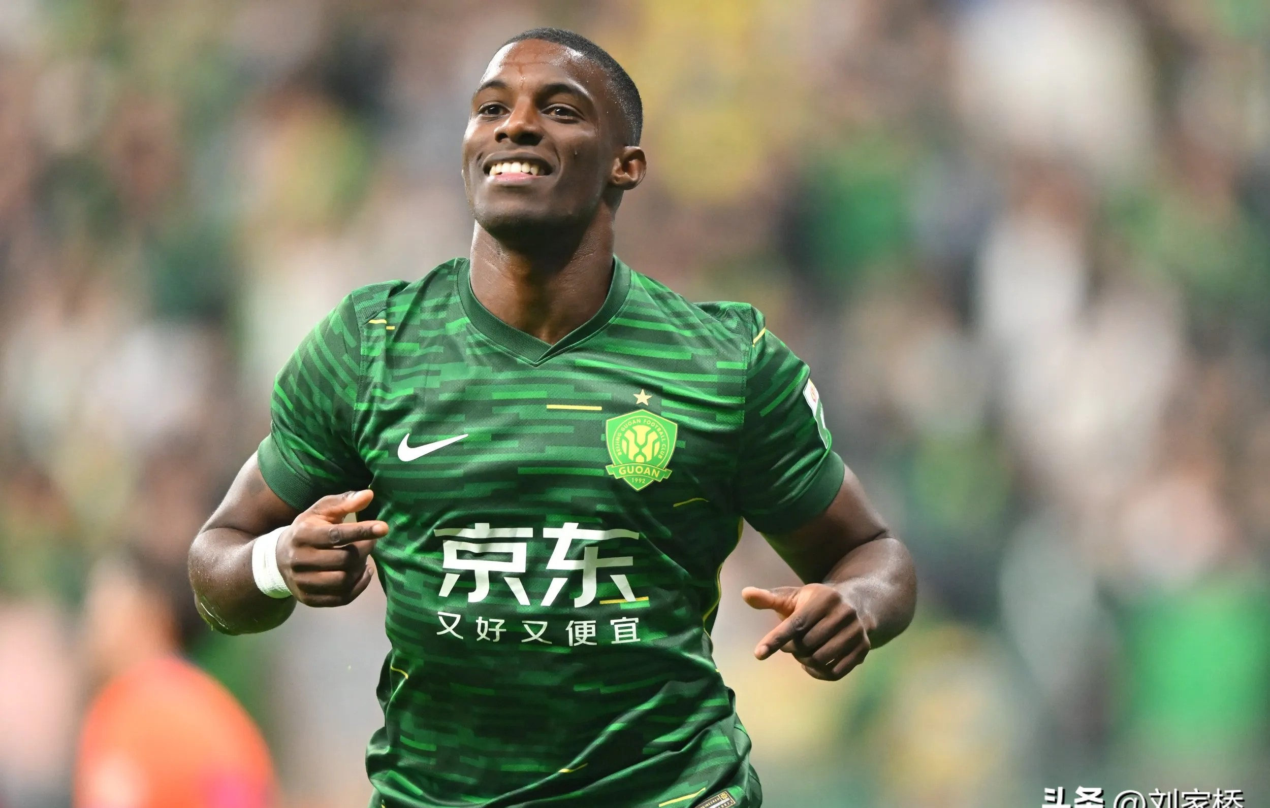 清晨突围战来临;北京国安围绕荷甲绝杀压哨;质疑声仍在;赛程密集仍需轮换的简单介绍 清晨突围战来临;北京国安围绕荷甲绝杀压哨;质疑声仍在;赛程密集仍需轮换的简单介绍