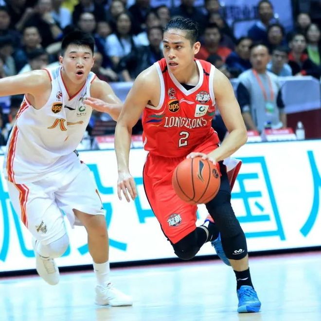 包含皇家马德里训练开放日，赛后官宣签约引欢呼，CBA常规赛在即，赛季目标并未改变的词条